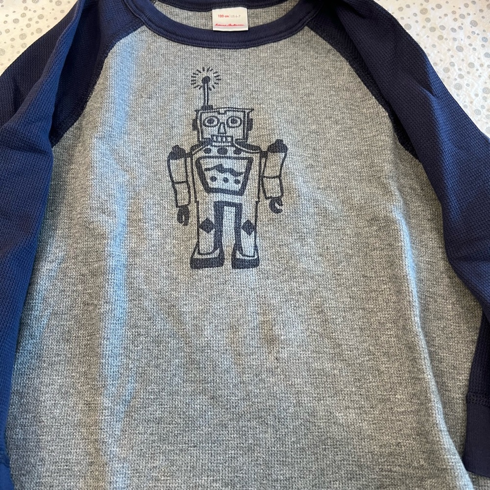 Hanna Anderson boys long sleeve shirt size 6-7 (120)